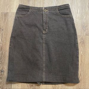 HOLLYWOOD VINTAGE DENIM SKIRT size 28. Hem has been altered.